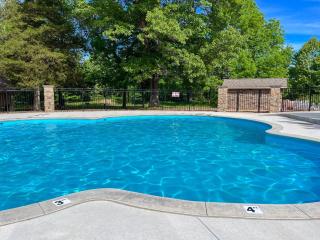 3BR WALK-IN with Loft - Pool - Lake Access - FREE TICKETS INCLUDED - RH230B - Branson - 9