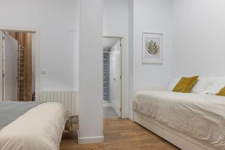 Bajo a estrenar en el centro de Santander - Santander - 1