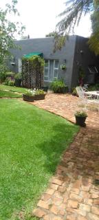 Sun Garden Cottage - Johannesburg - 5