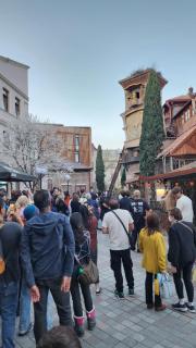 Riverside Baratashvili Apartment - Tbilisi - 9