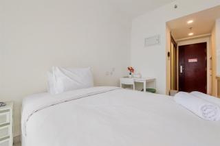 Elegant and Stylisth Studio at Sky House BSD Apartment By Travelio - Tangerang - 2