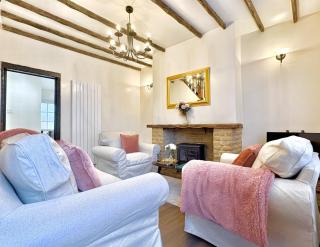 Central Buxton - Modern Cottage - Peak District - 0