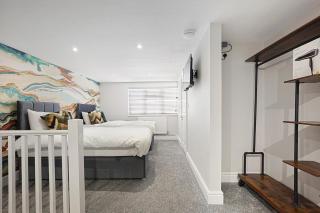 OnSiteStays - Stylish 5 bedroom house with 3 bathrooms - 9