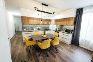 Apartment Rezidencia Severná, 24hr Self Check-in, 2 Bedrooms, Free Garage Private Parking, Balcony, 5-minute walk to City Centre - Banská Bystrica - 9