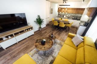 Apartment Rezidencia Severná, 24hr Self Check-in, 2 Bedrooms, Free Garage Private Parking, Balcony, 5-minute walk to City Centre - Banská Bystrica - 8
