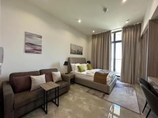 Studio Apartment in Dubai South - 6