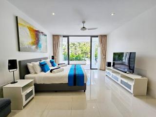 Stylish 2 Bedroom Apartment with pool access in Surin - Ban Lum Fuang - 2