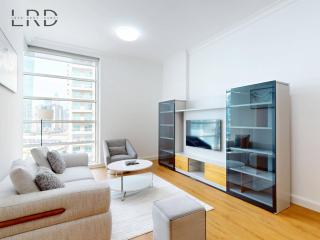 Charming 1BR Apartment with Canal View in Business Bay - 7