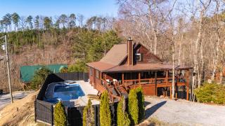 The Sparrow - 6BR Cabin - Heated Pool, Hot Tub & Theater - Sevierville - 0