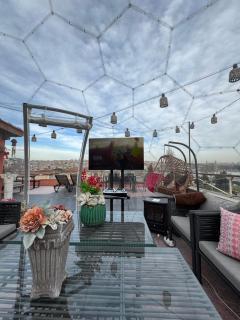 Waterfront Apartment by the Tram - Terrace with Dome & Golden Horn View in Fatih - 7