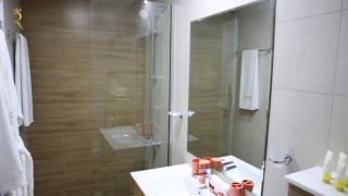 Tranquil 2BR Masdar Retreat - Pool & Free Parking Near Masdar Park & City Centre - 2