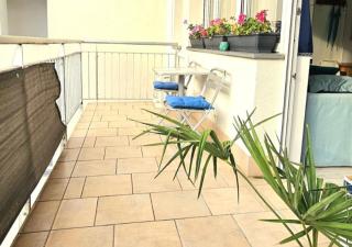 Cozy Central Home with Big Balcony and AC - Budapest - 6