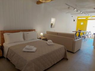 Boathouse Kimolos Rema - 1