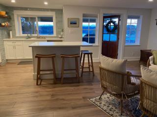 Ladysmith Harbour View House - 1