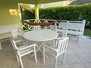 Surfer's Paradise Retreat - Gated Community Townhouse for Surfers & Families - 3
