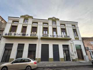 JMR Splendor - Private Sauna & Bathtub Suites - 7