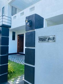 The Rockz Villa - Galle - 3