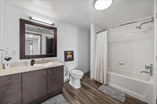 Hollywood Condo - steps to Universal, good for 6 guests - Los Angeles - 4