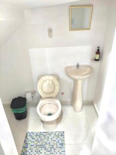 Habitación independiente con ventilador cerca a malecon del río - Barranquilla - 3