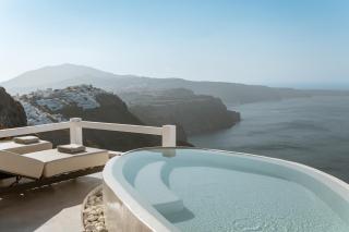 Aqua Luxury Suites by NOMÉE Hospitality Group - Imerovigli - 9