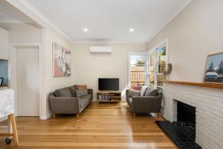 3BR Cozy Cottage - Minutes From Torquay's Beaches - 5