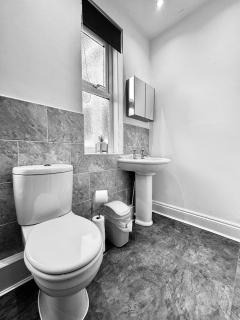 Ocean Apartment, Spacious 5 bedroom holiday home - Whitley Bay - 5