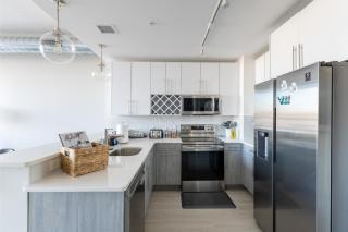 Chique Loft 15 Min from NYC with City View & Pool - 5