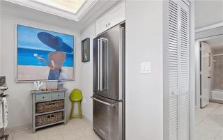 Cozy Two-Bedroom Beachfront Condo - Fort Myers Beach - 4