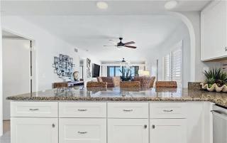Cozy Two-Bedroom Beachfront Condo - Fort Myers Beach - 6
