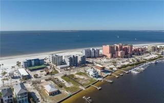 Cozy Two-Bedroom Beachfront Condo - 1