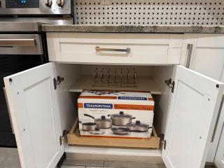 Newer Construction Home in Port Richey 3BR 2BA Bright with High Ceilings, Screened Lanai & Lake View, Fully Furnished, Conveniently Located on a Corner Lot with No Front Neighbors, Short Walk to US-19, Shops & Restaurants - 4