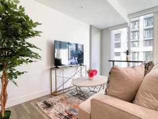 Suite Downtown Pool and Gym Access - Los Angeles - 0