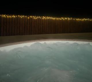 Self contained guest suite with hot tub in private part of house, own entrance - 0