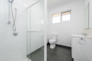 Nth Central 4BR Reno w WiFi - Shepparton - 1
