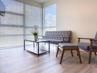 Studio Suite - 5 Min Walk to Crypto Arena and Convention Center - 4