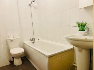 Eastenders Guest Home - 9