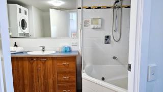 Marina View - Urangan - 4