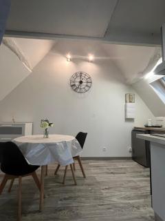 Modern and bright studio - 4