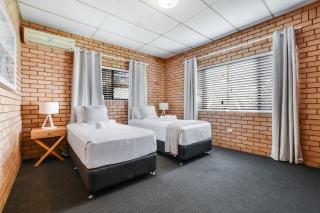 Bradman-Budget Waterfront Accom, Pet Friendly - Maroochydore - 6