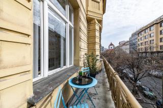 Airy Stunning Apt with Terrace and Free Garage - Prague - 5