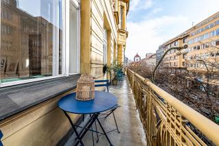Airy Stunning Apt with Terrace and Free Garage - Prague - 9