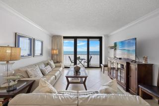 Eye-catching beachfront condo with pool and nice views - 9