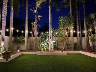 Luxurious, Tropical Haven, Mooloolaba- Moonda5 - Mooloolaba - 1
