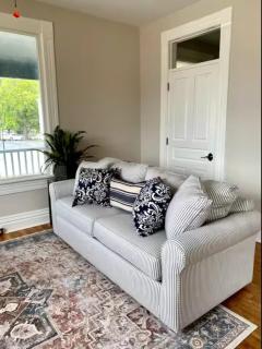 Blue House on Main - Pet Friendly - 9