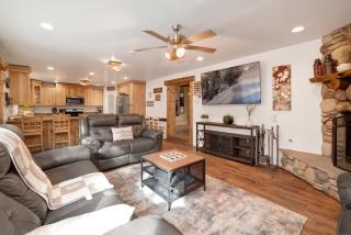 Moab Family Getaway at Big Bear- Hot Tub- Game Room- - Big Bear Lake - 8