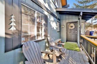Bear Paws and Rest Retreat Moonridge Modern Chalet w/ Games - Big Bear Lake - 6