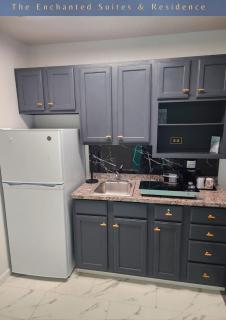 The Enchanted Suites & Residence - Roswell - 1