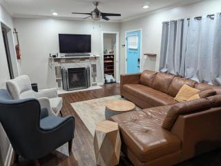 Peaceful Getaway Close to Atlanta Hub - 1