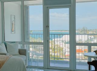 ESJ Exclusive Beachfront Condo - San Juan - 6