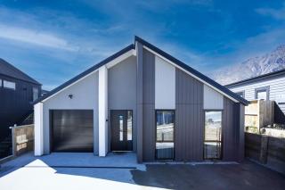 Fresh & Stylish Holiday Home - 9